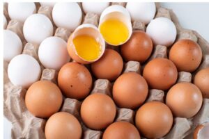 white and brown eggs