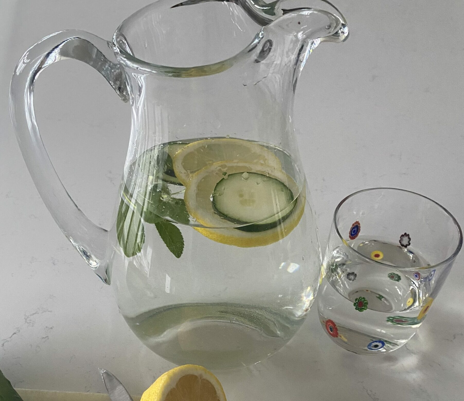 Water with lemon and cucumber